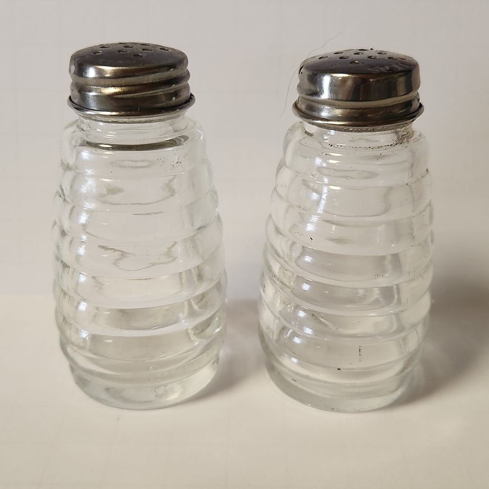 Glass Salt and Pepper Shaker Set